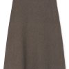 S44 F01au20 Brown