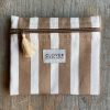 Monedero raya camel Clover 2 e1623587201895