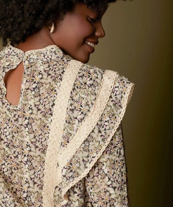 blusa camisa floral meisie volante