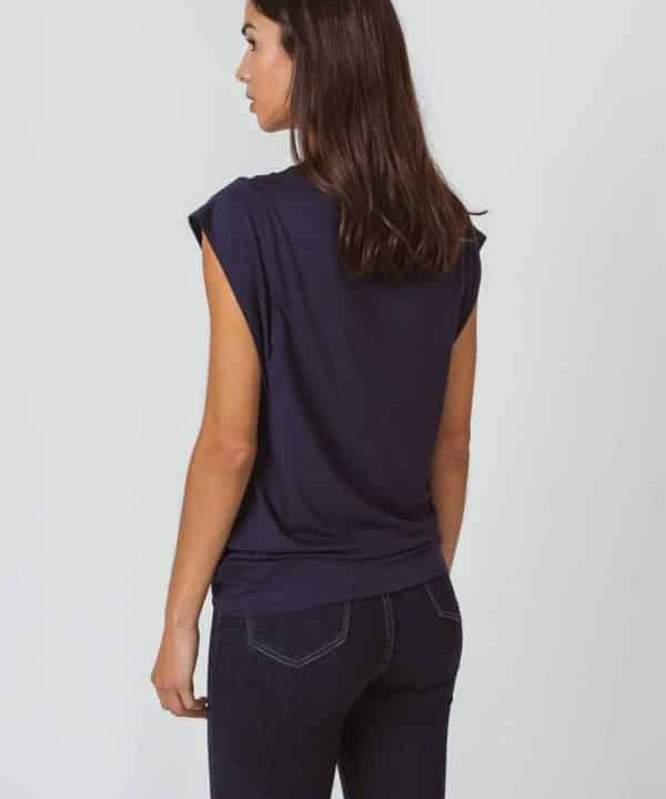 camiseta azul marino modal tencel maidalena skfk moda etica sostenible 1 scaled e1656842970931