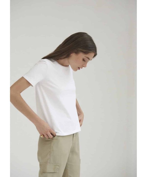 camiseta basieco escote caja corta ss22 blanca mus bombon