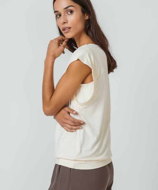 camiseta crudo modal tencel maidalena skfk moda etica sostenible 1 scaled e1656842941721