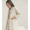 chaqueta hasa mus bombon arena e1652356552409