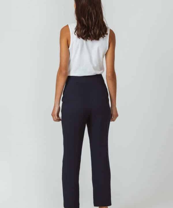 pantalon azul marino ecovero lekuine skfk moda eco sostenible scaled e1656849851800