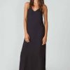 vestido largo negro ecovero klaudia skfk moda sostenible scaled e1656853147781