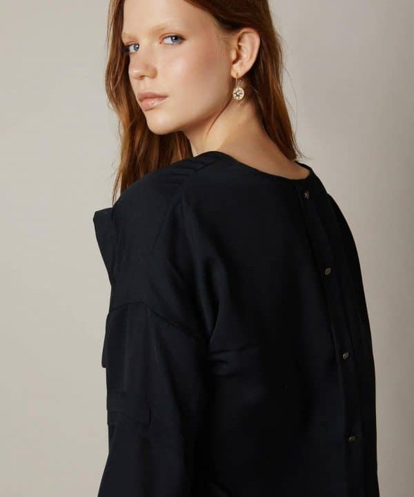 Blusa negra Meisie M74SB1BLK05 e1662895595326