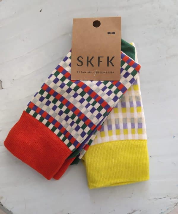 Calcetines divertidos pack 2 pares algodon SKFK Eki made in Spain scaled e1710231798503