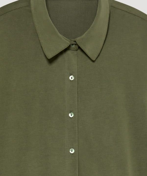 Camisa Blusa clasica Skatie verde cupro S02 B02AU22 HUNTER 3 e1663524535204