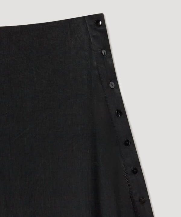 Falda negra midi vuelo Skatie S05 F31AU22 BLACK 3 e1663584111111
