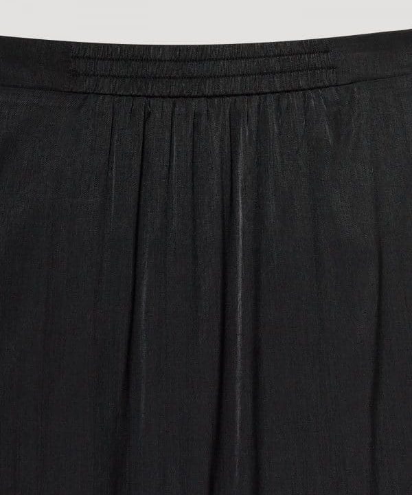 Falda negra midi vuelo Skatie S05 F31AU22 BLACK 4 e1663584124178