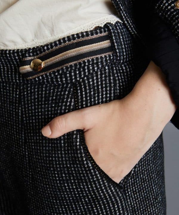 Pantalon punto Meisie relieve M02P03BLK06 e1665005302541