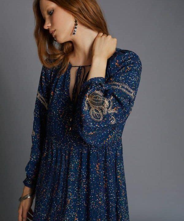 Vestido largo azul Meisie manga bordada M04V20KLN04 e1664986254495