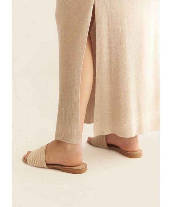 falda larga de punto dromia mus bombon beige e1676835680179