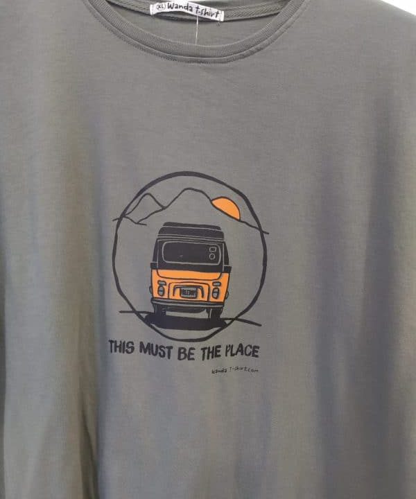 Camiseta hombre manga corta algodon organico wanda tshirt the must be the place e1678829994738