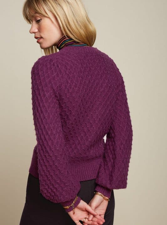 Cardigan cuello pico V farfalle king louie lila 5832 08249517 4
