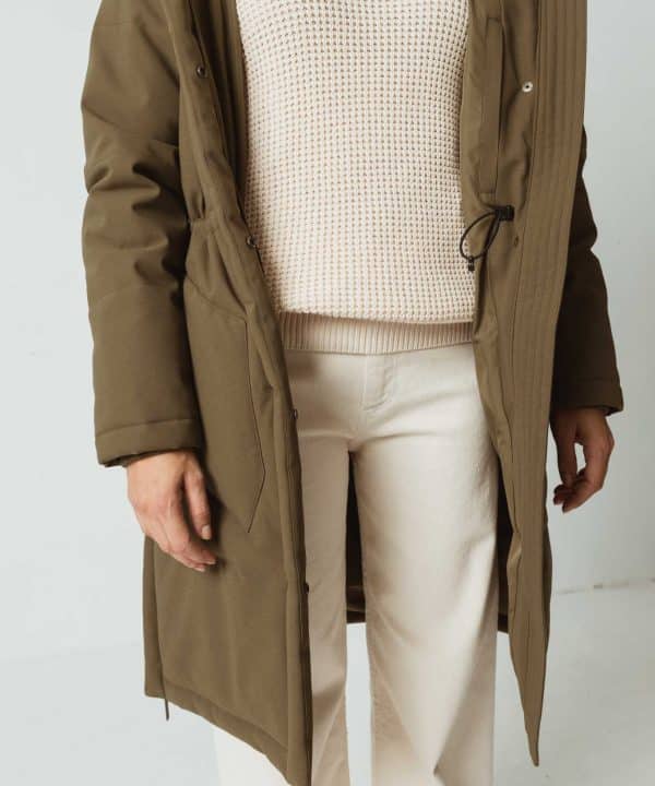 Anorak capucha alaitz caqui skfk wct00005 g8 f4b scaled e1697314334296