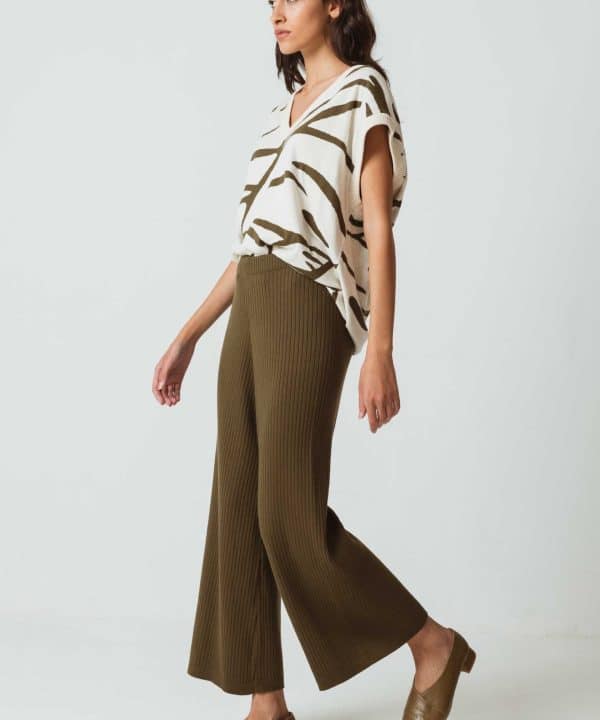 pantalon punto canale algodon organico caqui gai skfk wtr00453 g8 f2b scaled e1697375954867