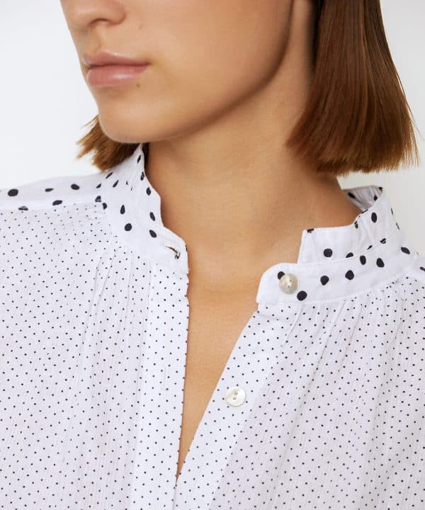 Blusa Skatie algodon estampado topitos blanca S50B38 NAVY 4 e1708795193390