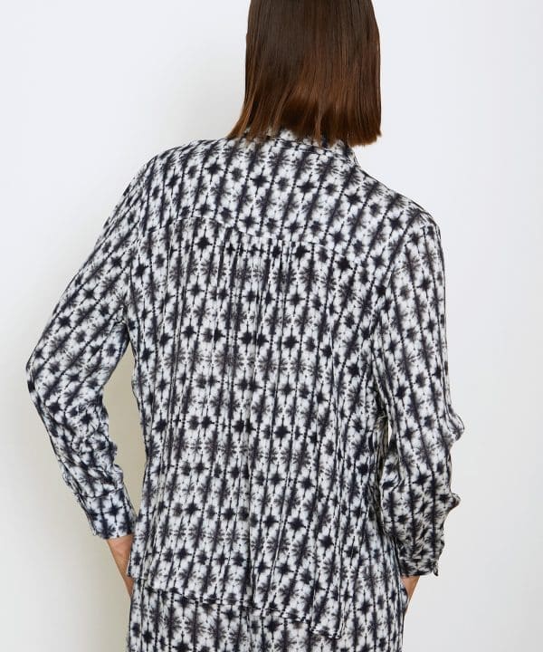 Blusa Skatie bambula tie dye azul S02B04 NAVY 4 e1708793702285