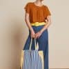 Bolsa shopper King Louie Espana Le Sud rayas azul 08997 440 MF e1708886483802