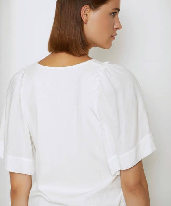 Camiseta blanca Skatie bimateria manga volumen S02T36 WHITE 2 e1708806361289