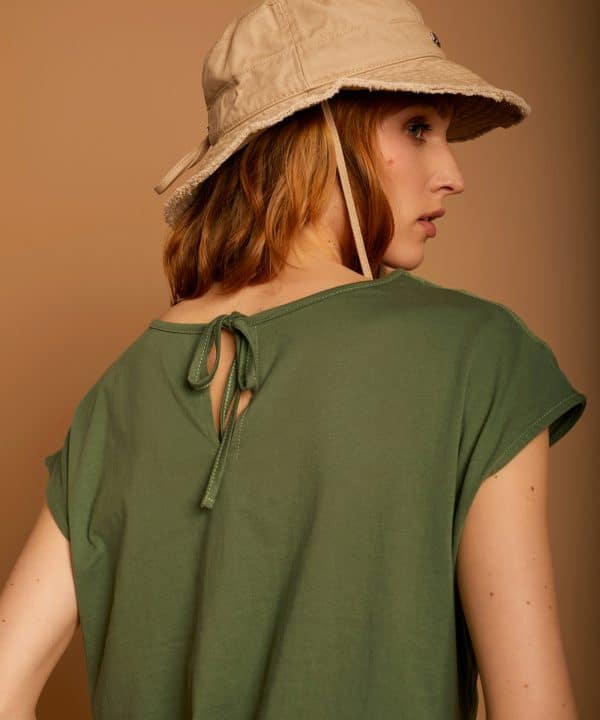 Camiseta meisie dibujo texturado M02T23 AVO 5 e1707594026656