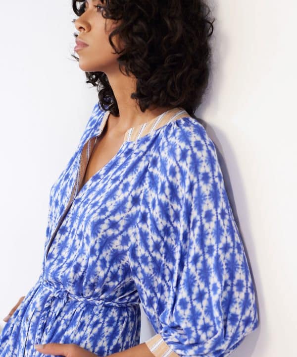 Vestido Skatie viscosa estampado tie dye azul S50V12 MAYA 3 e1708807439374