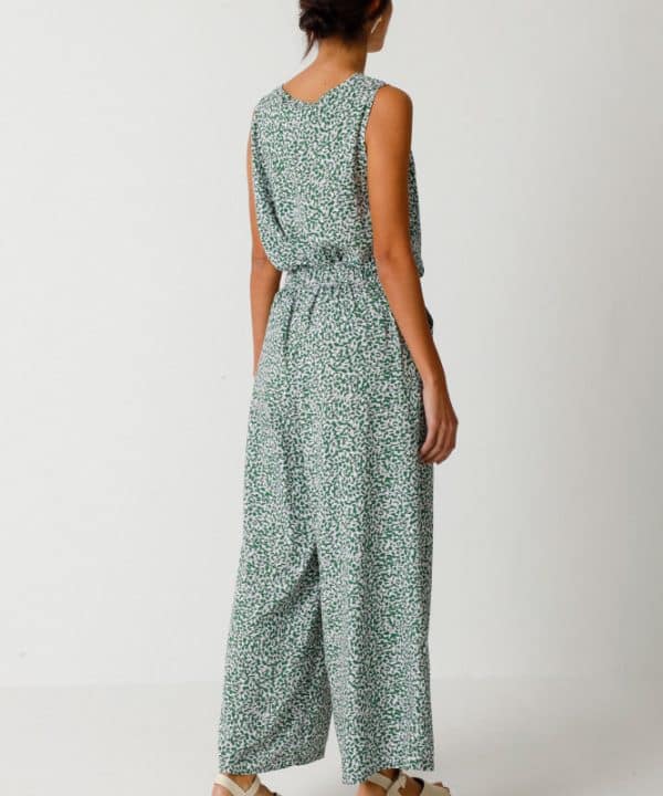 pantalon dona SKFK flores verde ecovero e1709761470774