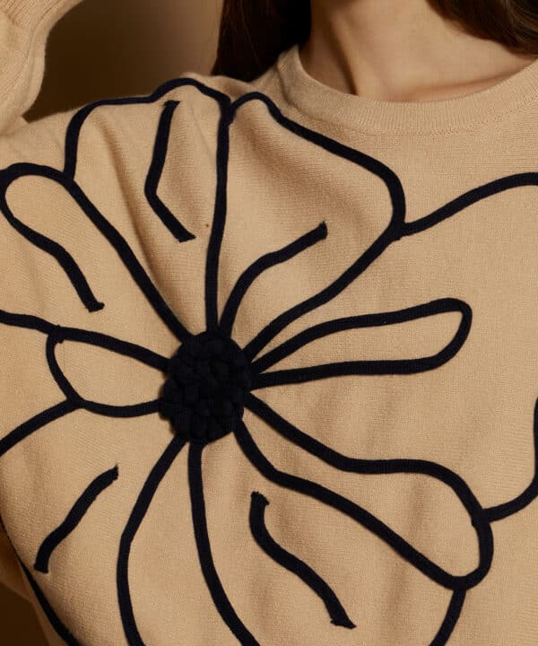 Jersey bordado flor meisie crudo M103K01 IVY 1 e1726610699602