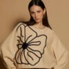 Jersey bordado flor meisie crudo M103K01 IVY 3 e1726610660305