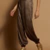 pantalon bombacho con lame meisie goma bajos M05P107 SMK 2 e1726609827747