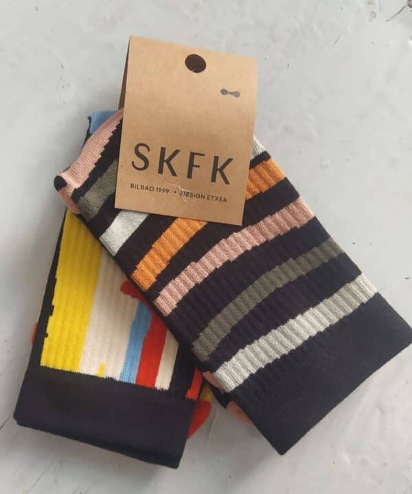 Calcetines SKFK divertidos scaled e1729493433529
