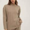 Sudadera COINA CUADROS BEIGE mus bombon e1729421786139