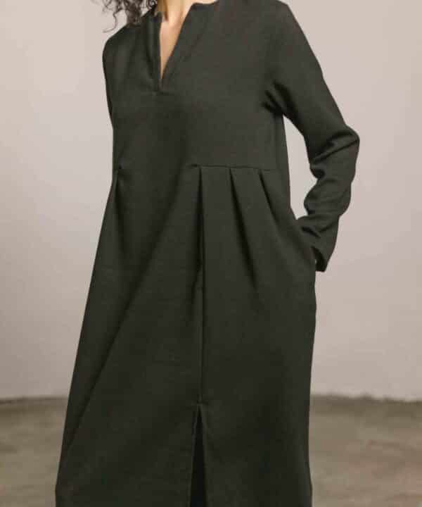 Vestido negro midi P.A.N producto basico negro scaled e1729449439170