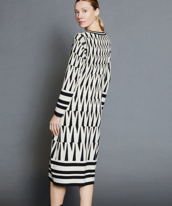Vestido punto skatie jacquard geometrico S23 V01AW24 BLK 4 e1728237433668