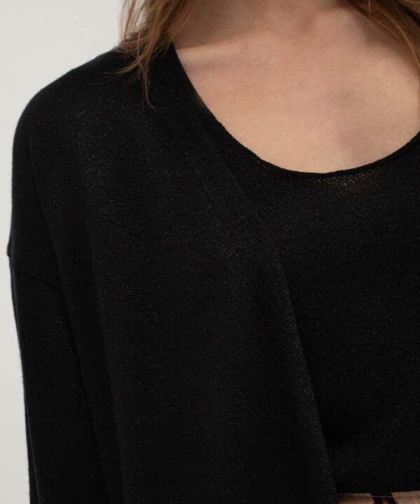 cardigan touro negro brilli mus bombon e1729273611891