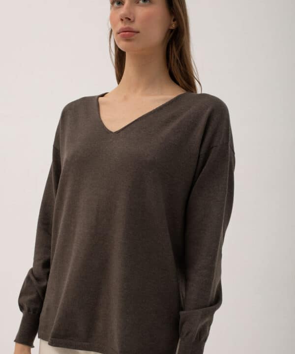 jersey nilo cuello pico mus bombon marron e1729272413342