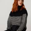 sueter rebeka gots SKFK negro cuello vuelto e1730100933424