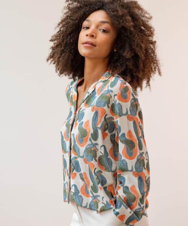 Blusa estampada con botones PAN producto basico 2501276cap 04 e1739640480641