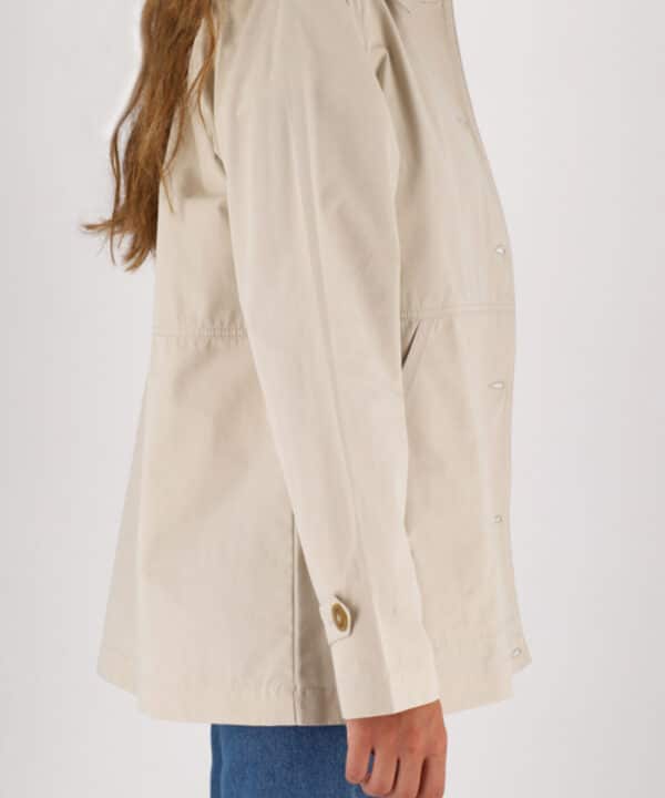 Cazadora midi gabardina mus bombon ZANZIBAR BEIGE 2 e1740469228505