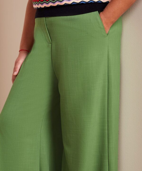 Pantalon palazzo verde claro King Louie Espana Peppa Timba 09613263 1 scaled e1739991199541