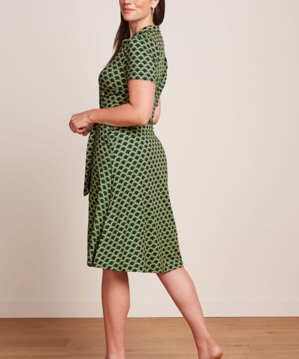 Vestido midi King Louie Espana Sheeva verde 09456 489 MB e1739100783887