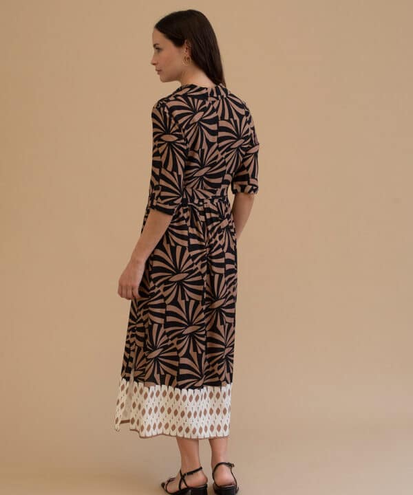 Vestido mus bombon largo camisero NUNIVAK TOSTADO 3 e1740467600572