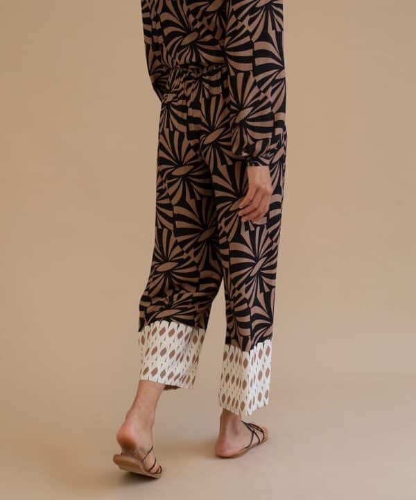 pantalon estampado largo verano mus bombon UNALASKA TOSTADO 3 e1740314522306