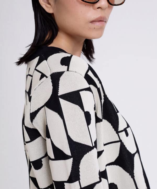 Chaqueta punto skatie jacquard skatie geometrico S56K34BLK 5 e1742372048964