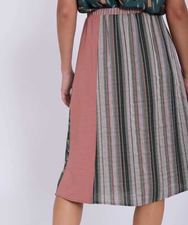 Falda skatie patch estampado skatie S05F50AGG 5 e1742407122199