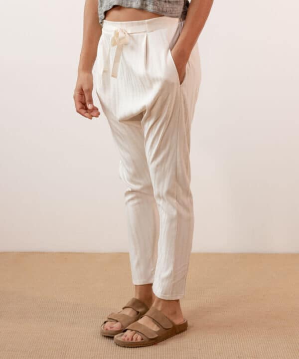 Pantalon baggy cagado P.A.N PAN producto basico beige SPRING25 11 scaled e1740854321923