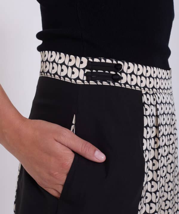 Pantalon skatie satinado estampado skatie S05P131BLK 4 e1741876742643