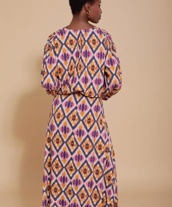 Vestido meisie largo camisero estampado geometrico meisie M05V153PNY 5 e1741462721498