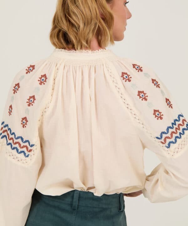 Blusa meisie de algodon bordada Meisie M119B08IVY 06 e1755813888873